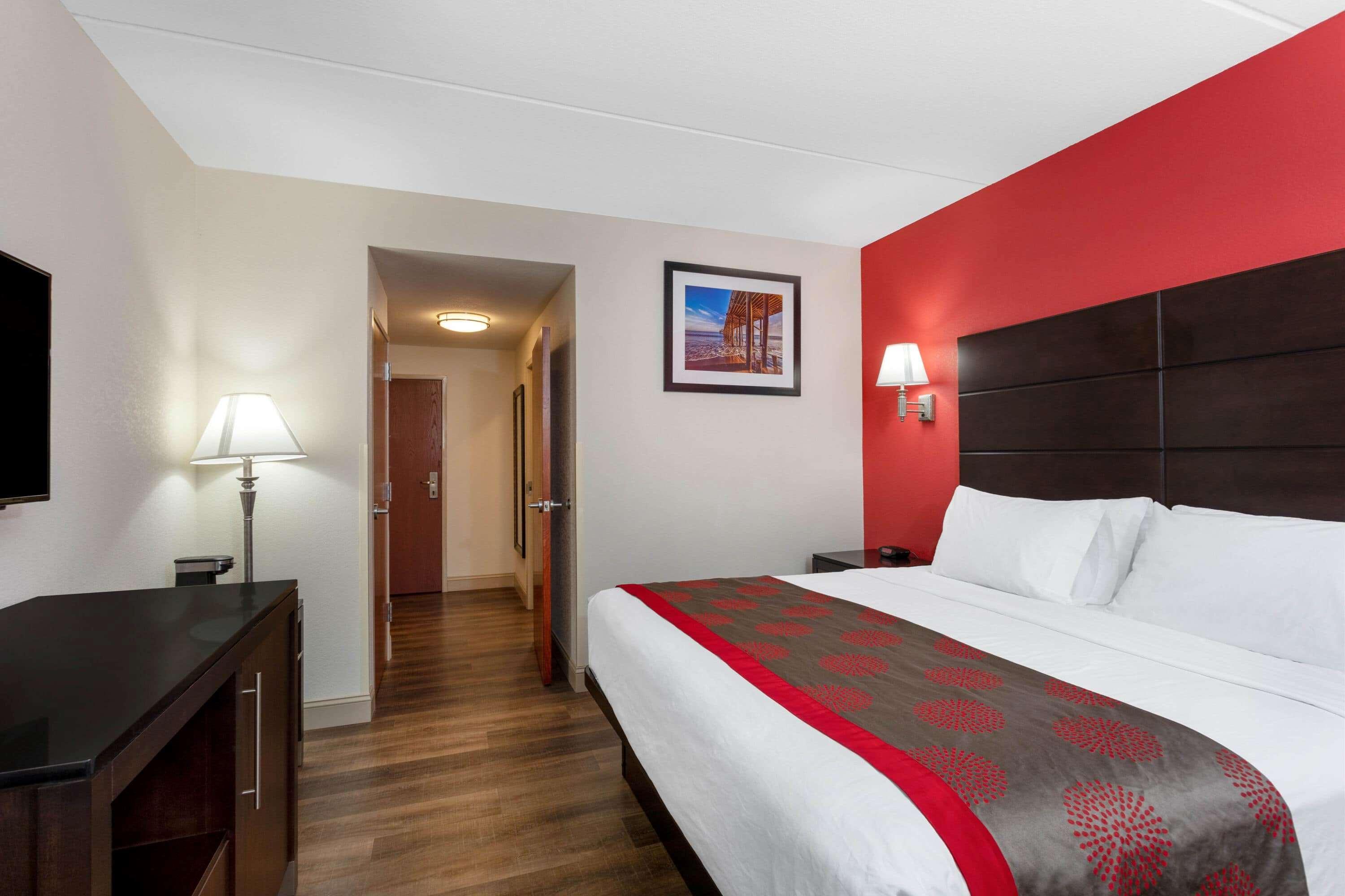 Ramada By Wyndham Panama City Exterior photo