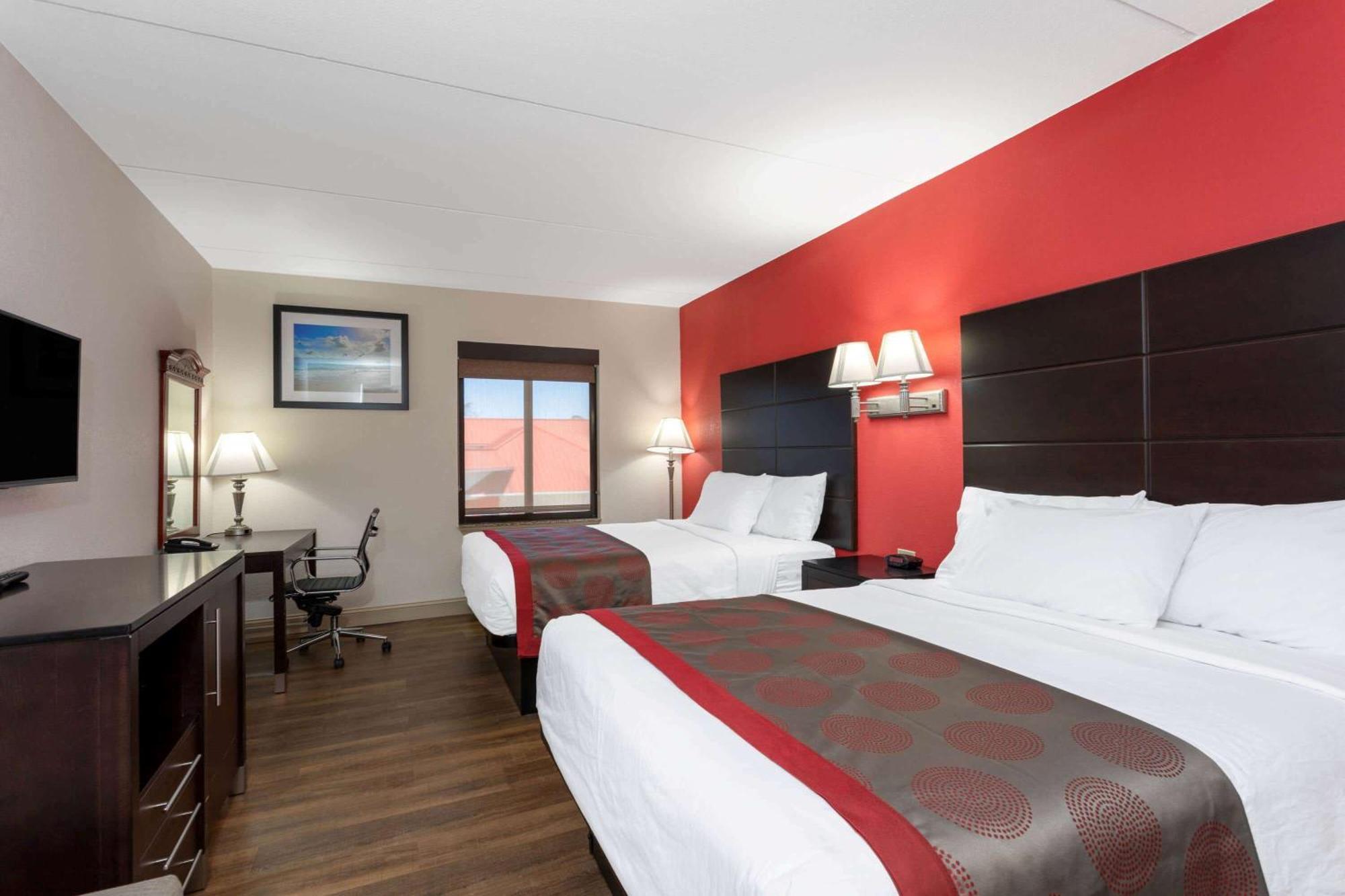 Ramada By Wyndham Panama City Exterior photo